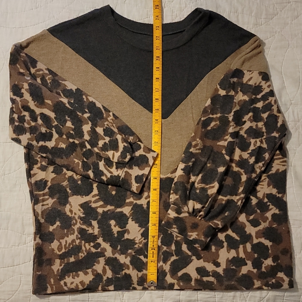 Leopard V Soft Sleeve